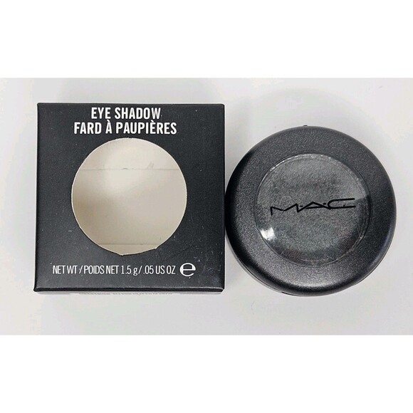 MAC Powder Single Eye Shadow ~ Typographic ~ NEW IN BOX 0.05oz/1.5g - Picture 3 of 7